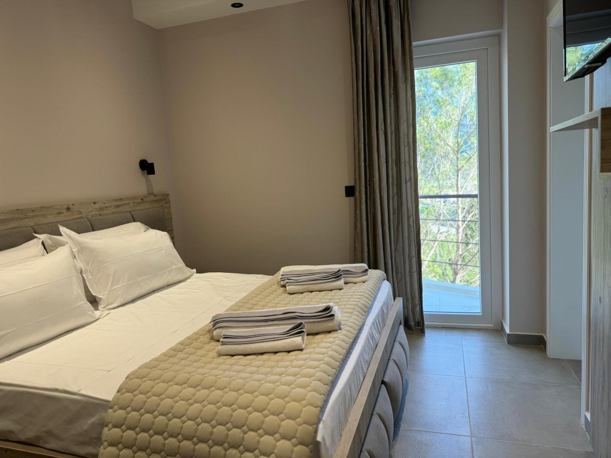 Përmet Hotel Kseal מראה חיצוני תמונה