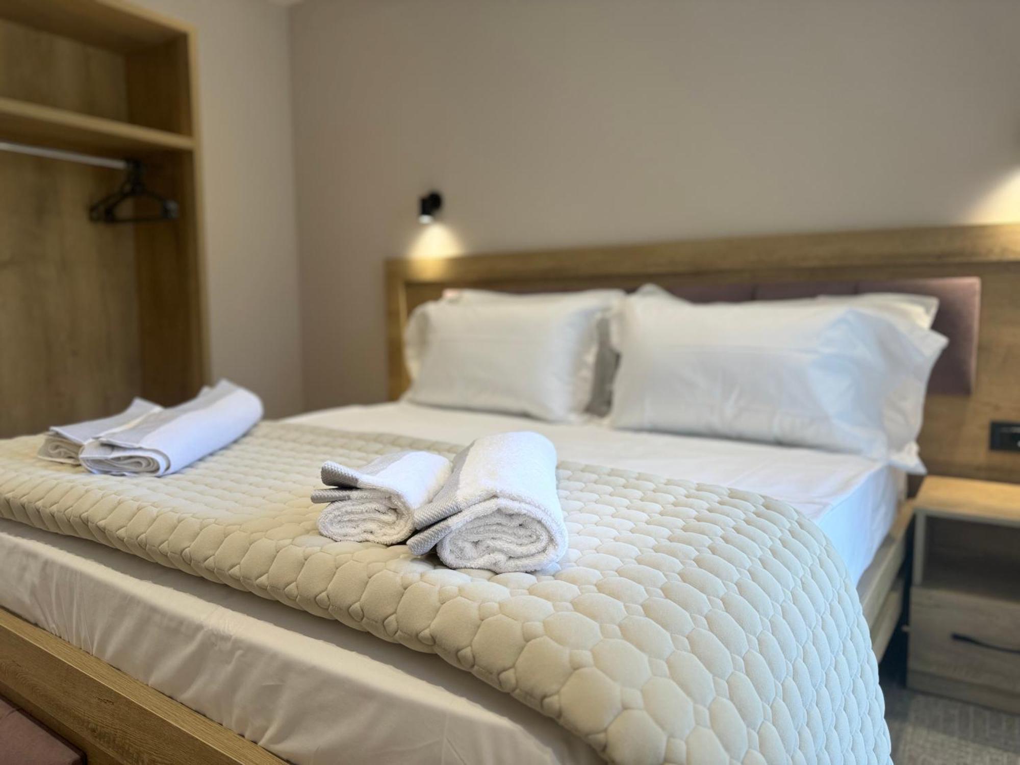 Përmet Hotel Kseal מראה חיצוני תמונה